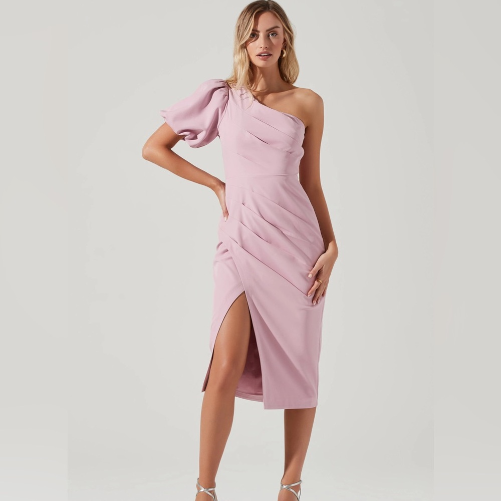 ASTR The Label Joelle One Shoulder Midi Dress BNT